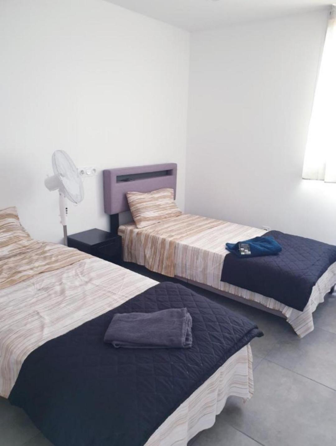 Grand 5 Chambres, 5 Television , 95 M2, Vue Mer, Tramway Sur Place, Gare Train 2 Min, Aeroport 5 Min , Large 5 Bedrooms, 5 Televisions, 95 M2, Sea View, Tram On Site, Train Station 2 Mins, Airport 5 Mins * Nizza