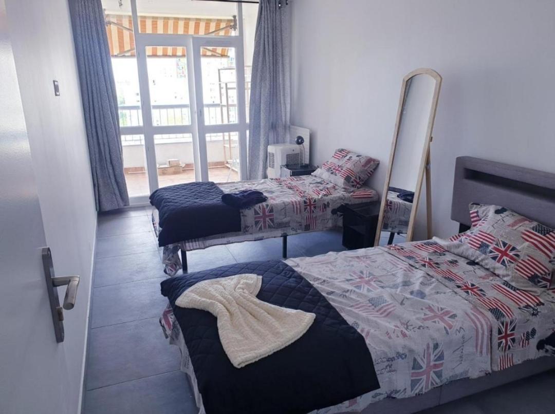 Appartamento Grand 5 Chambres, 5 Television , 95 M2, Vue Mer, Tramway Sur Place, Gare Train 2 Min, Aeroport 5 Min , Large 5 Bedrooms, 5 Televisions, 95 M2, Sea View, Tram On Site, Train Station 2 Mins, Airport 5 Mins *